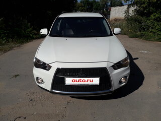 2012 Mitsubishi Outlander II Рестайлинг, белый, 1400000 рублей, вид 1