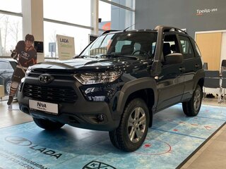 2025 Lada (ВАЗ) Niva I Рестайлинг (Travel), зелёный, 1428000 рублей, вид 1