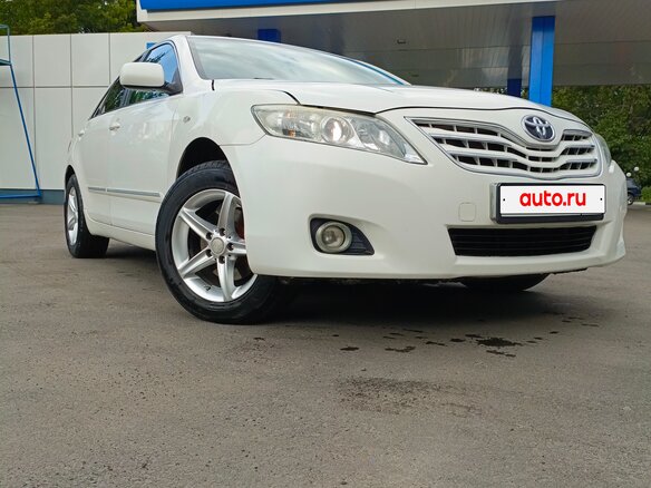 2011 Toyota Camry VI (XV40) Рестайлинг, белый, 1100000 рублей
