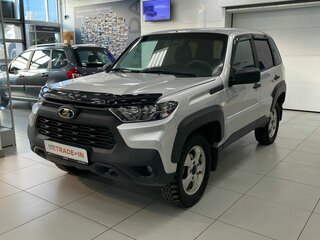 2021 Lada (ВАЗ) Niva I Рестайлинг (Travel), серебристый, 870000 рублей, вид 1
