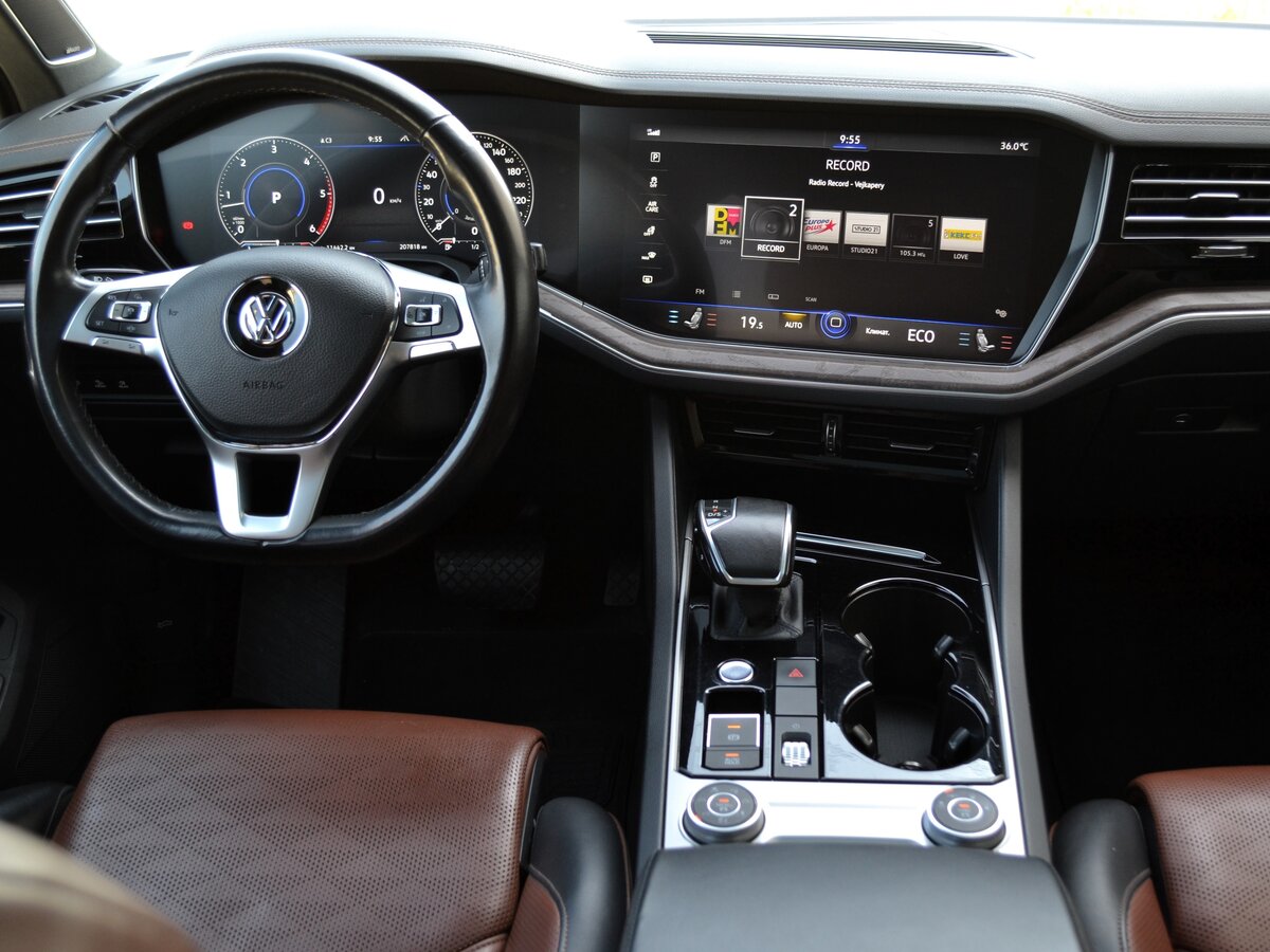 VOLKSWAGEN TOUAREG - фото 10