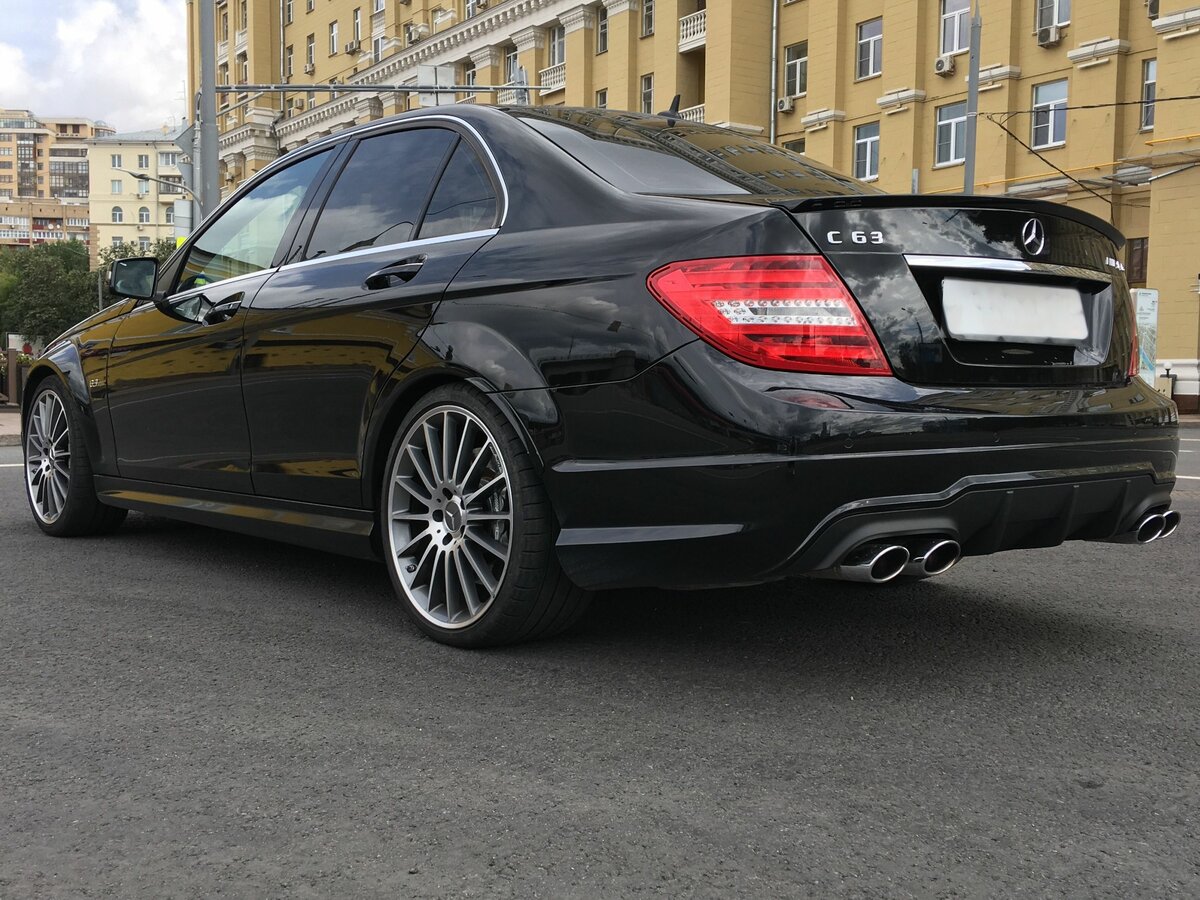 Mercedes Benz w204 Black