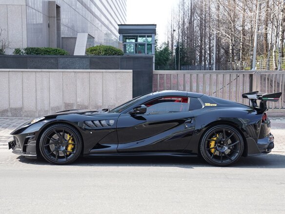 2022 Ferrari 812 GTS, чёрный - вид 7