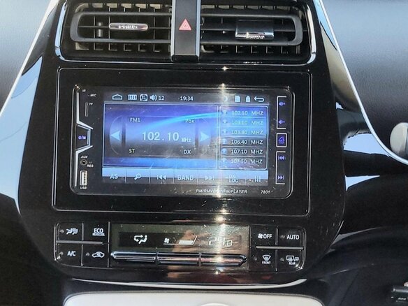 2016 Toyota Prius IV (XW50), синий, 1680000 рублей - вид 32