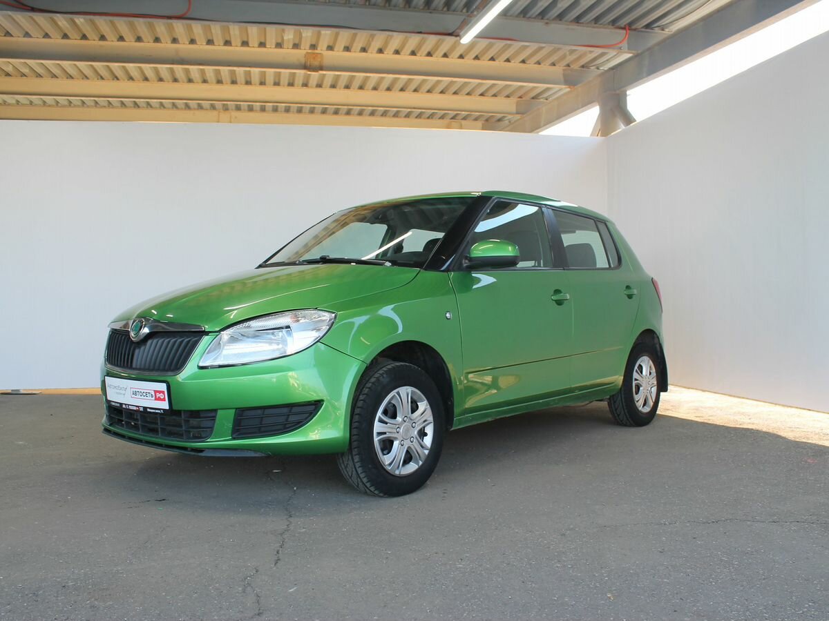 Купить б/у Skoda Fabia II Рестайлинг 1.4 MT (86 л.с.) бензин механика в ...