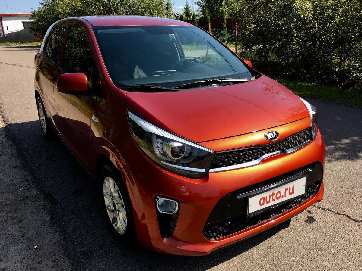 Kia Picanto оранжевая