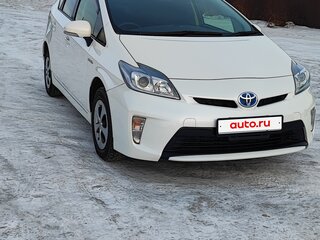 2012 Toyota Prius III Рестайлинг (XW30), белый, 1250000 рублей, вид 1
