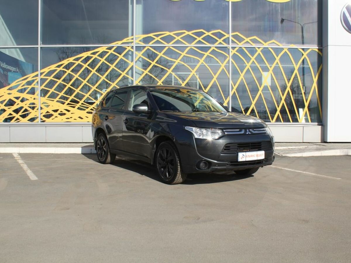 Купить б/у Mitsubishi Outlander III 2.0 CVT (146 л.с.) 4WD бензин ...