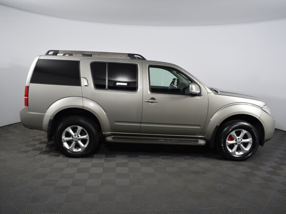 2011 Nissan Pathfinder III Рестайлинг, бежевый - вид 1