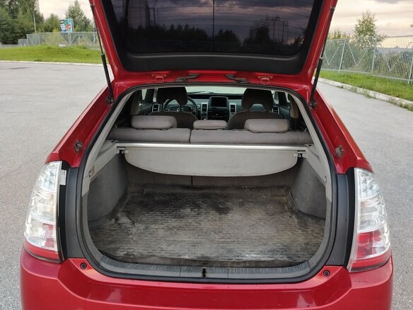 2009 Toyota Prius II Рестайлинг (XW20), красный, 920000 рублей - вид 16