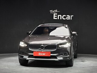 2022 Volvo V90 Cross Country I Рестайлинг, коричневый, 3186599 рублей, вид 1