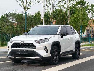 2022 Toyota RAV4 V (XA50), белый, 2295000 рублей, вид 1