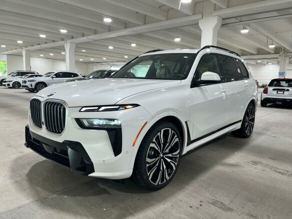 2022 BMW X7 40i I (G07) Рестайлинг, белый