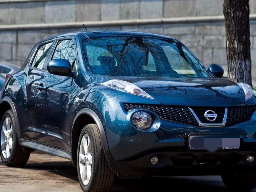 Машина Nissan Жук
