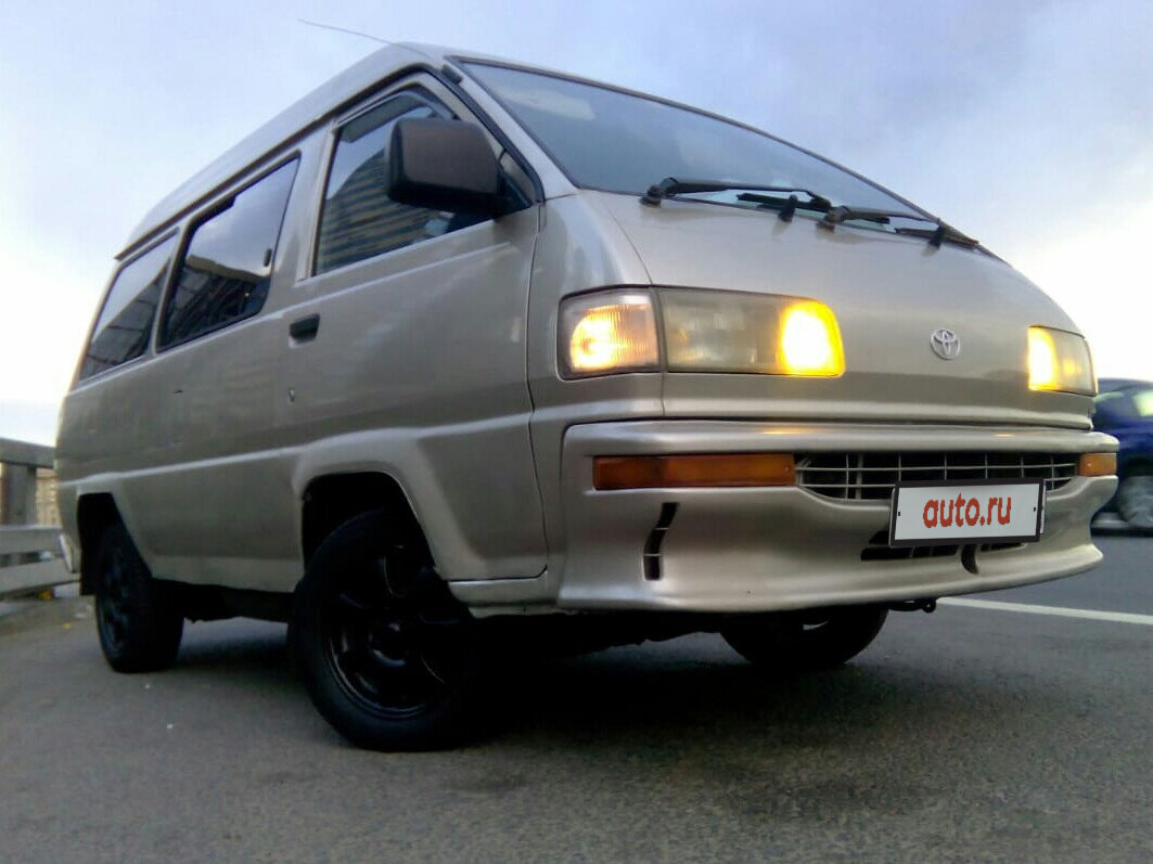 toyota микроавтобус старый