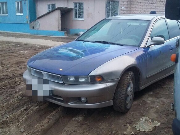 2002 Mitsubishi Galant VIII, золотистый