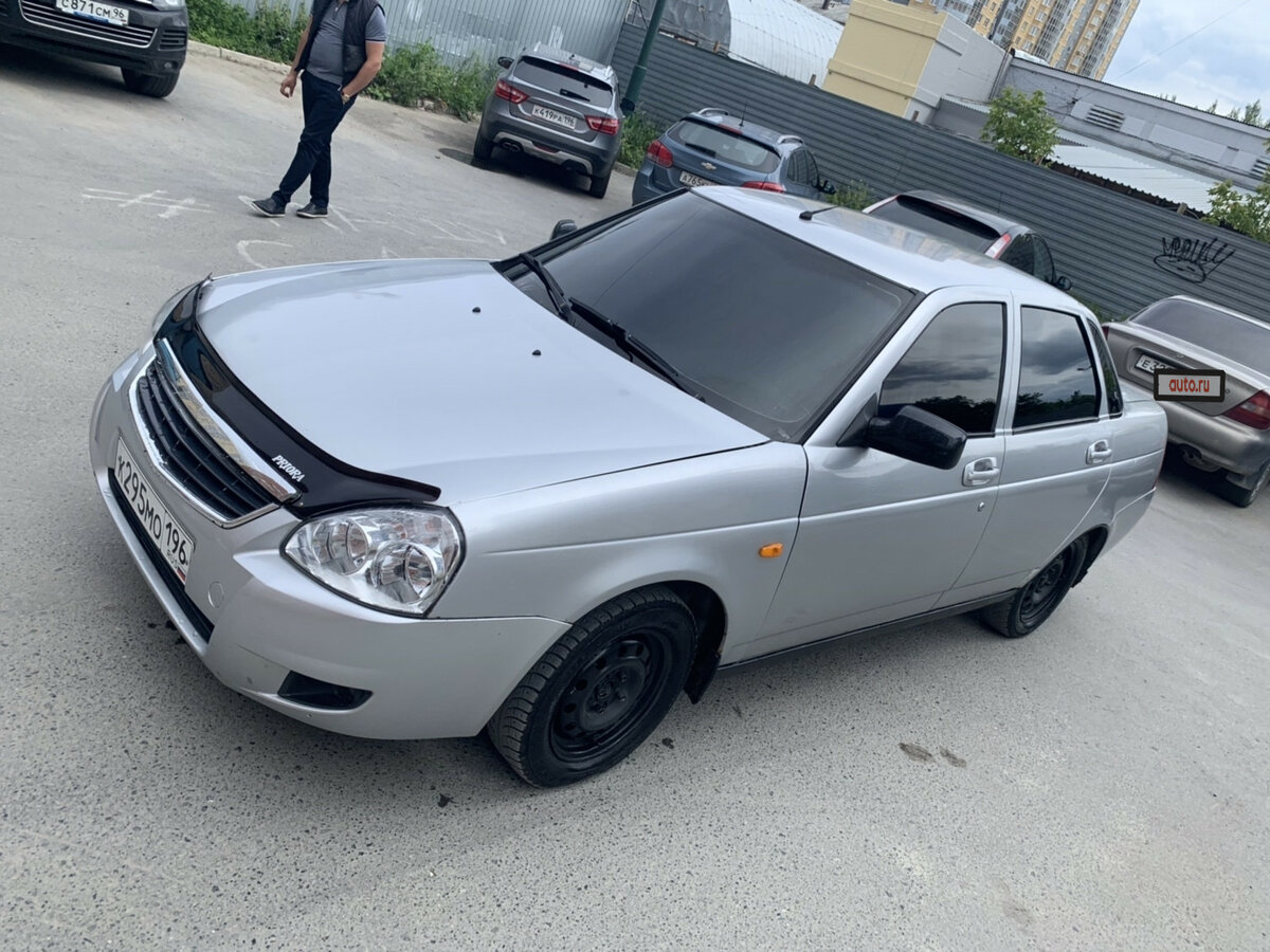 Приора 2 серебристый металлик хэтчбек