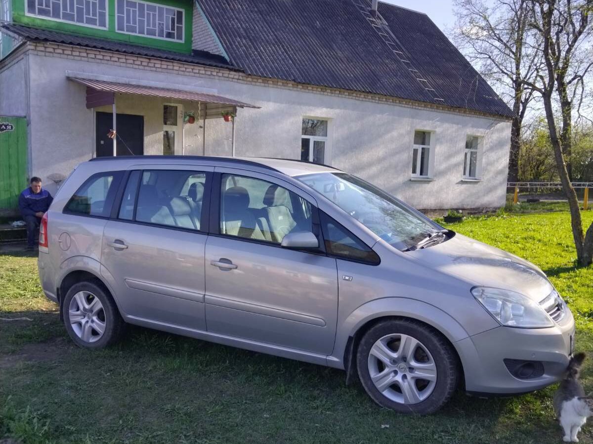 Opel Zafira b Рестайлинг