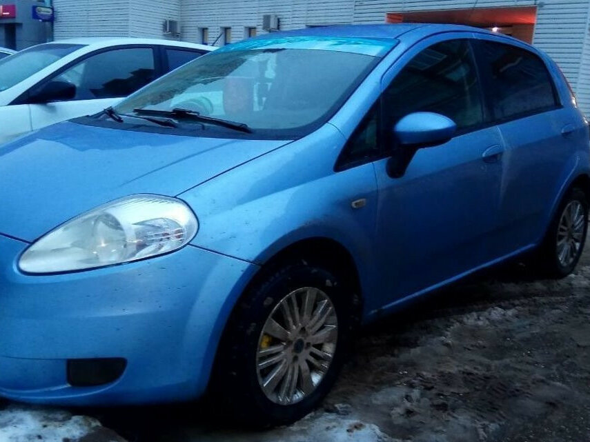 Р“РѕР»СѓР±РѕР№ grande punto