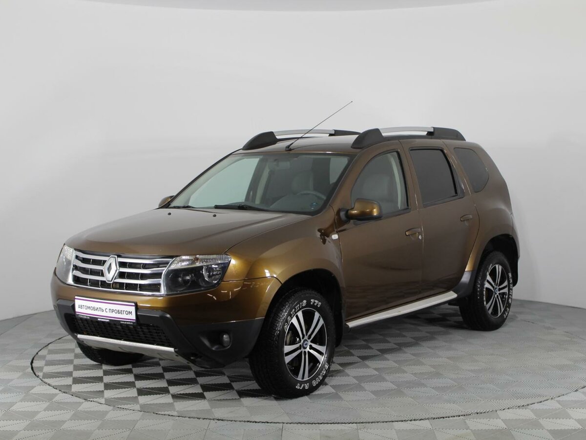 Купить б/у Renault Duster I 2.0 AT (135 л.с.) бензин автомат в Москве: чёрный Ре