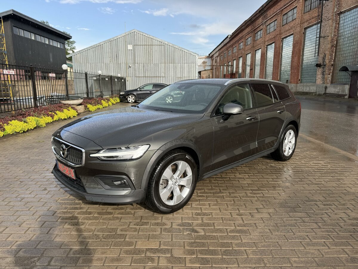 Купить б/у Volvo V60 Cross Country II 2.0d AT (197 л.с.) 4WD дизель ...