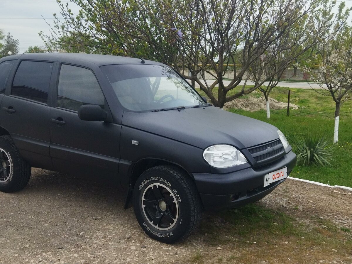 Купить б/у Chevrolet Niva I 1.7 MT (80 л.с.) 4WD бензин механика в Москве: сереб