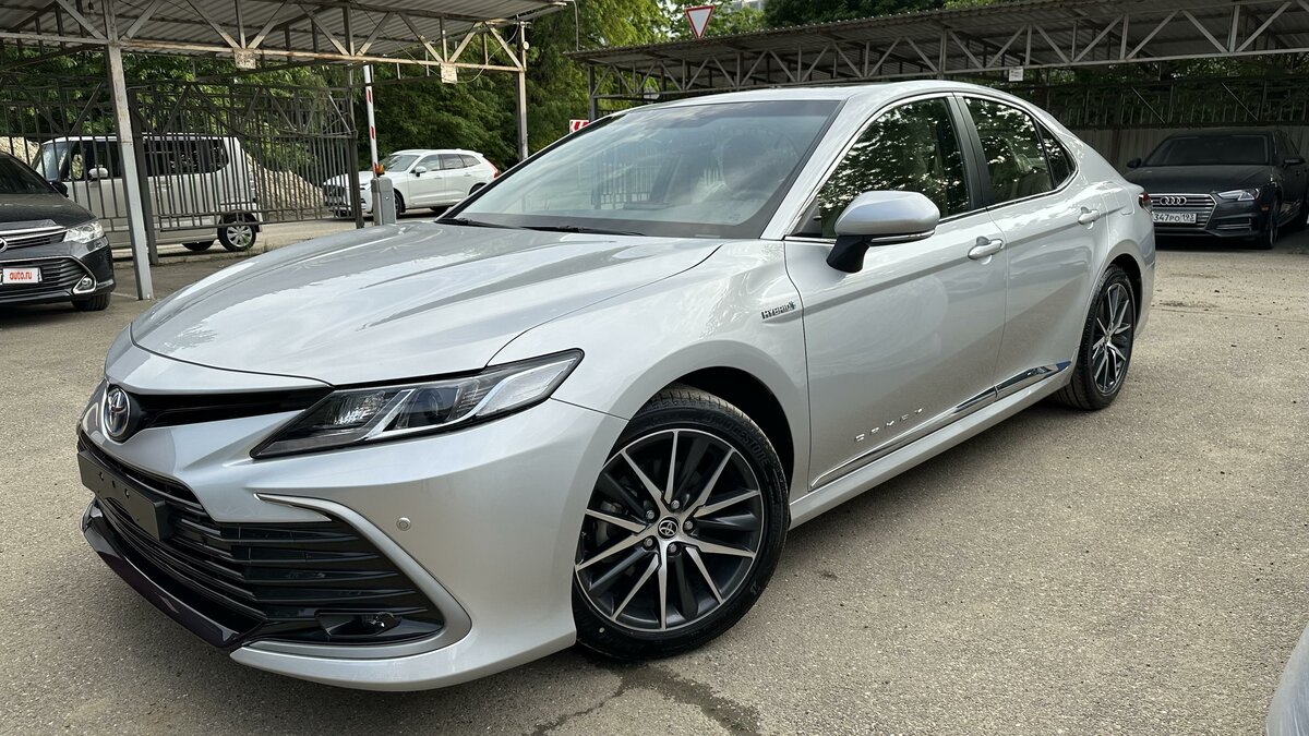 Купить б/у Toyota Camry VIII (XV70) Рестайлинг 2.5hyb CVT (178 л.с ...