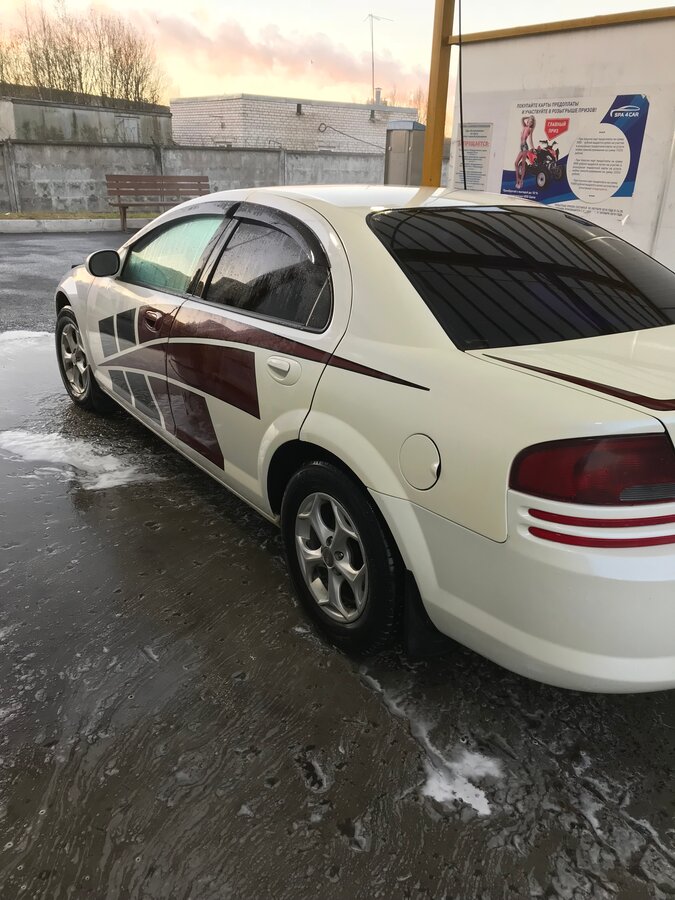 Додж стратус белый