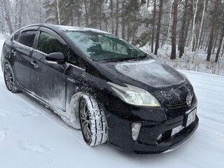 2013 Toyota Prius III Рестайлинг (XW30), чёрный, 1450000 рублей, вид 1