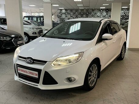 Купить б/у Ford Focus III 1.6 AMT (125 л.с.) бензин робот в Мончегорске:  белый Форд Фокус III седан 2013 года на Авто.ру ID 1116868329