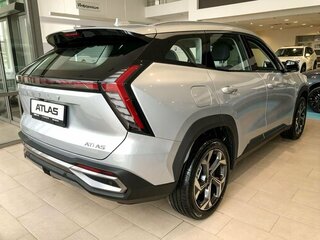 2026 Geely Atlas II, серебристый, 3449990 рублей, вид 4