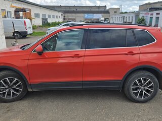 2018 Volkswagen Tiguan Allspace II, красный, 2300000 рублей, вид 1