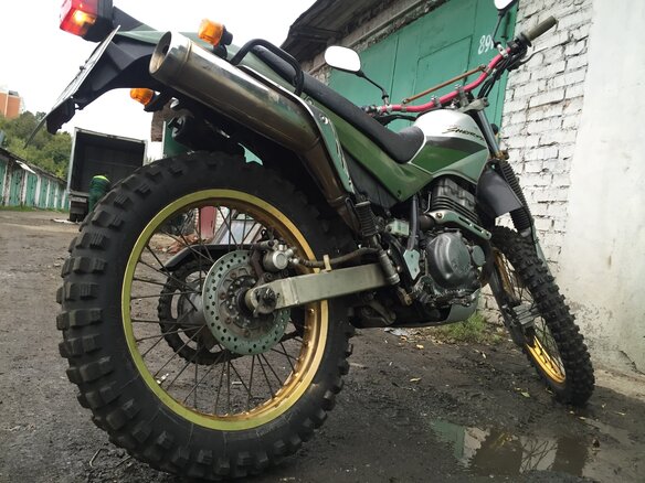 1997 Kawasaki KL 250, зелёный