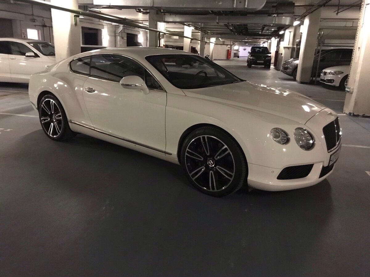 Bentley Continental gt жемчужного цвета
