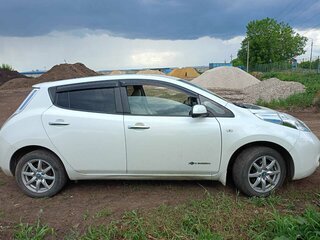 2016 Nissan Leaf I (ZE0/AZE0), белый, 1145000 рублей, вид 2