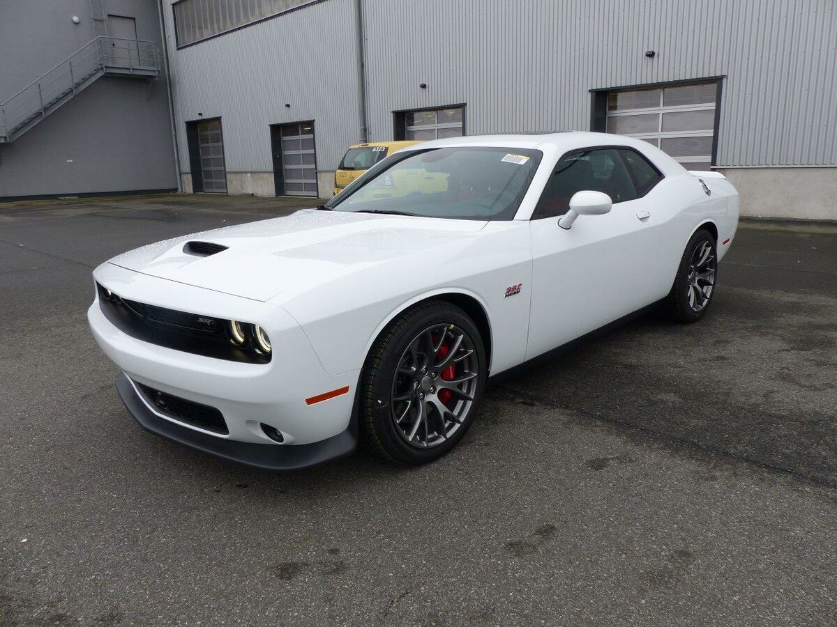 Dodge Challenger Р±РµР»С‹Р№