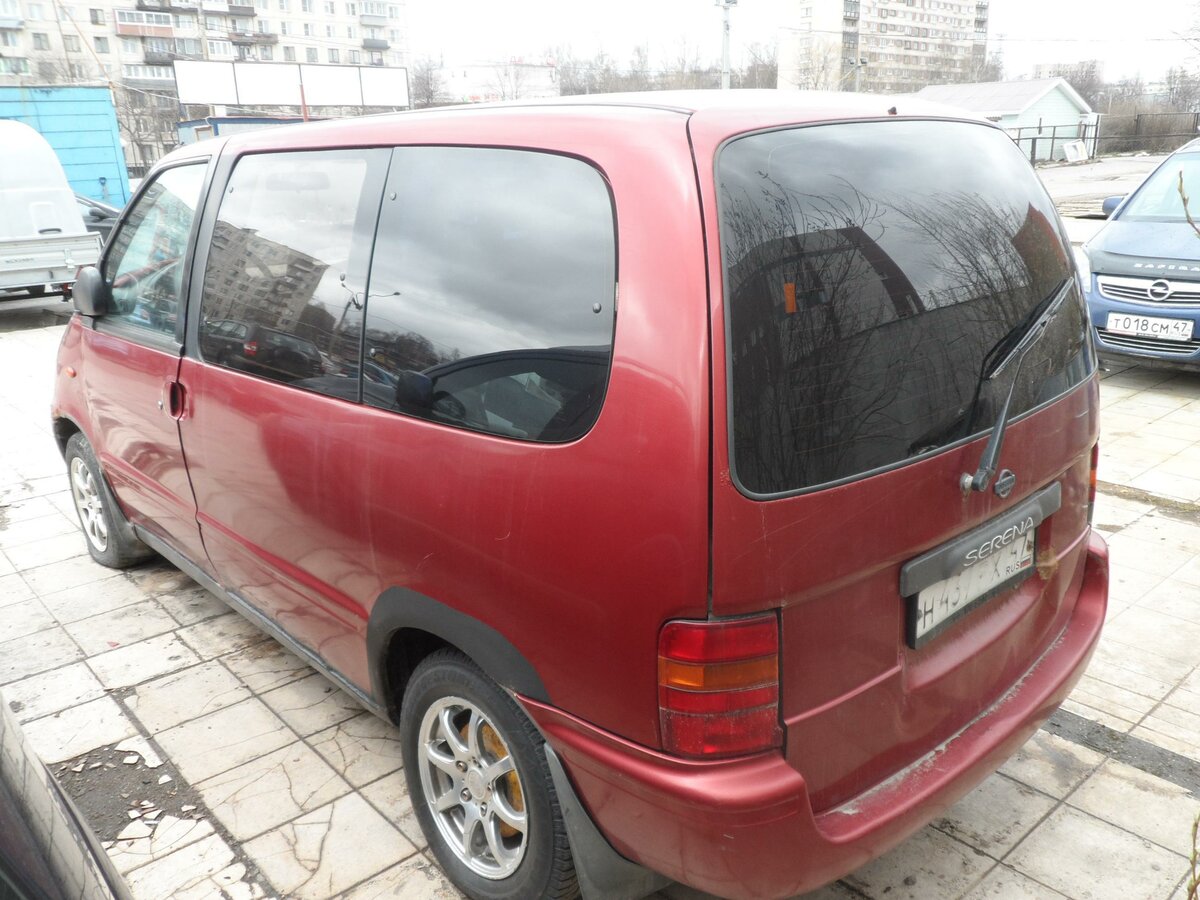 Ниссан Серена 1996 год