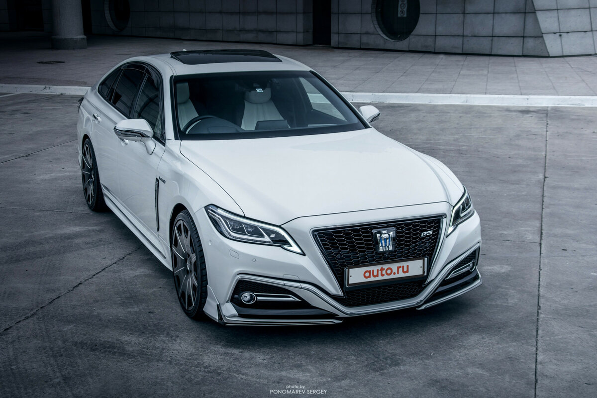 Toyota crown s220 rs