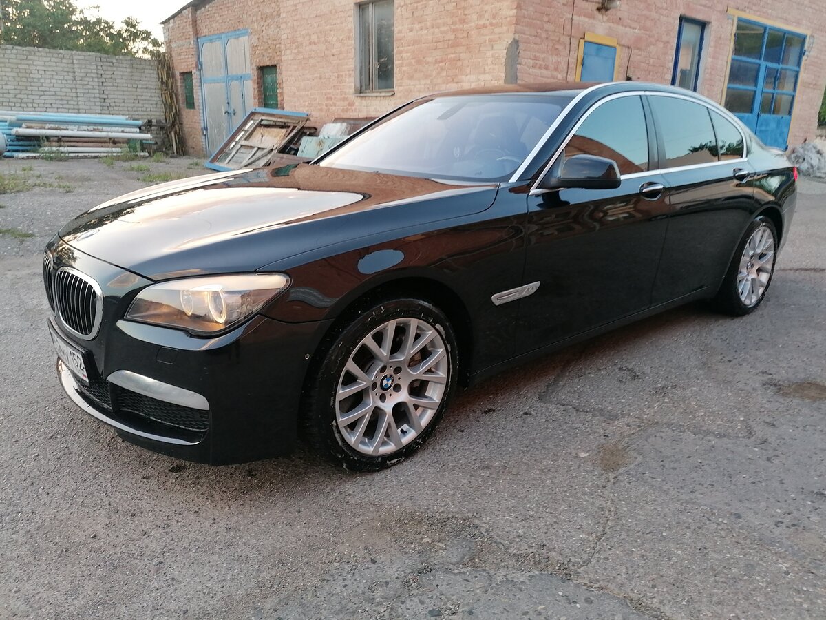 Купить б/у BMW 7 серии V (F01/F02/F04) 760i 6.0 AT (544 л.с.) бензин ...