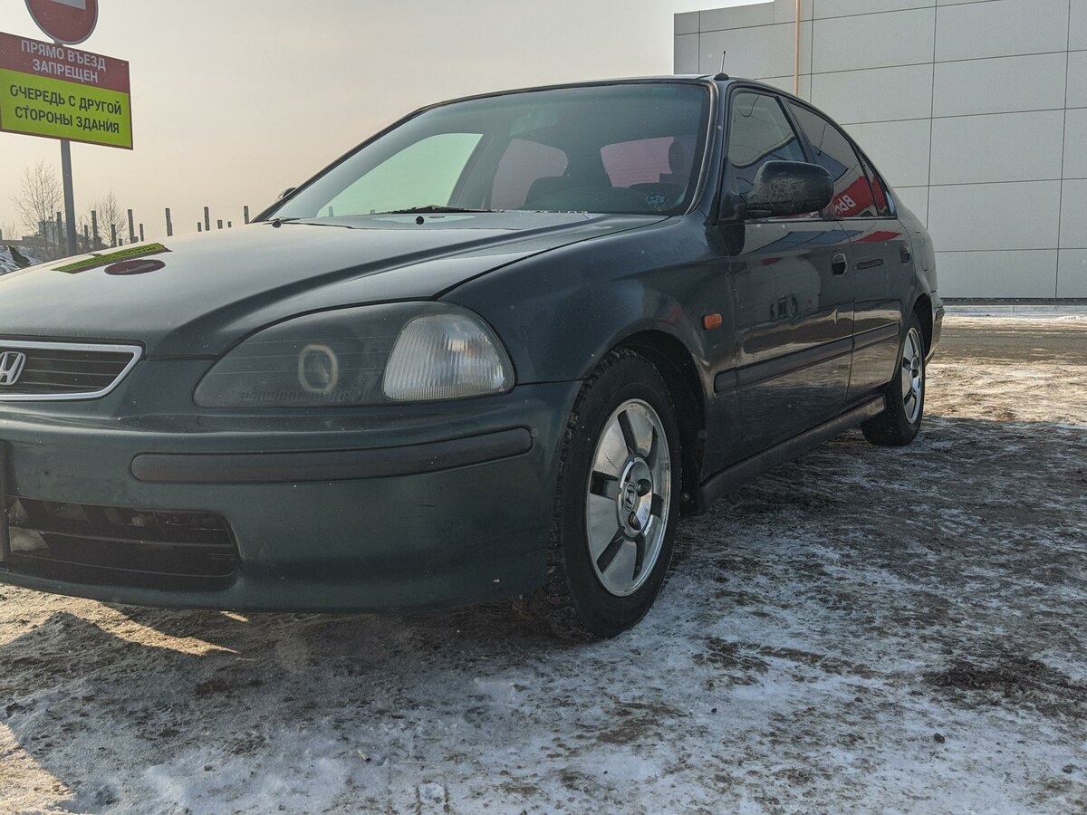 Купить б/у Honda Civic VI 1.5 MT (115 л.с.) бензин механика в ...