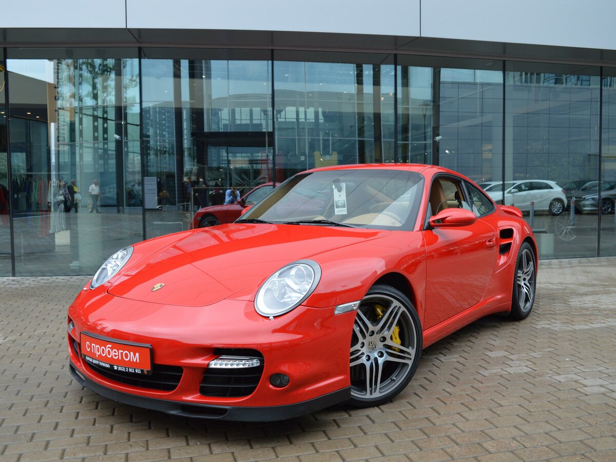 Porsche 911 красный
