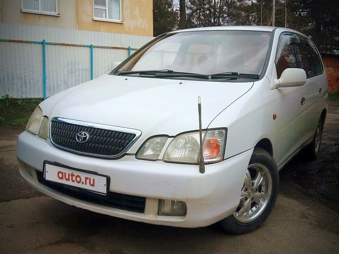 Тойота гайя 2004