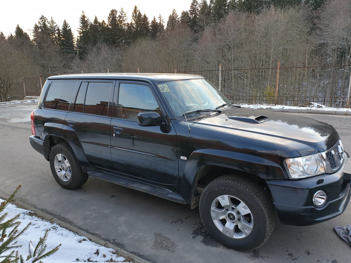 Nissan patrol v y61