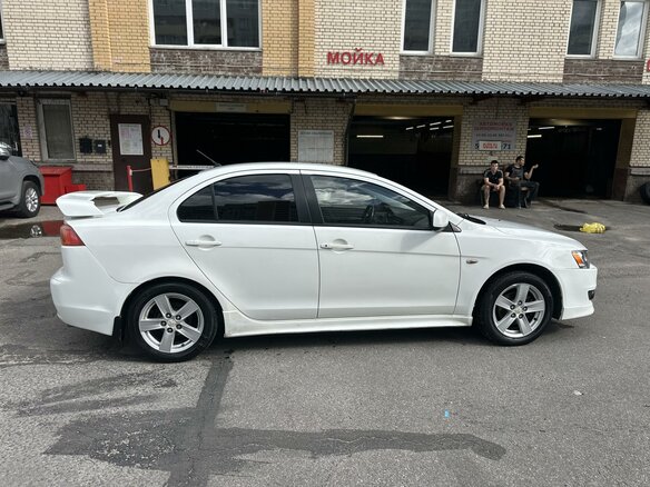 2007 Mitsubishi Lancer X, белый, 690000 рублей - вид 2