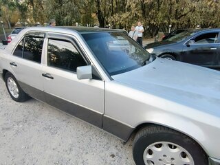 1989 Mercedes-Benz W124 200, серебристый, 500000 рублей, вид 1