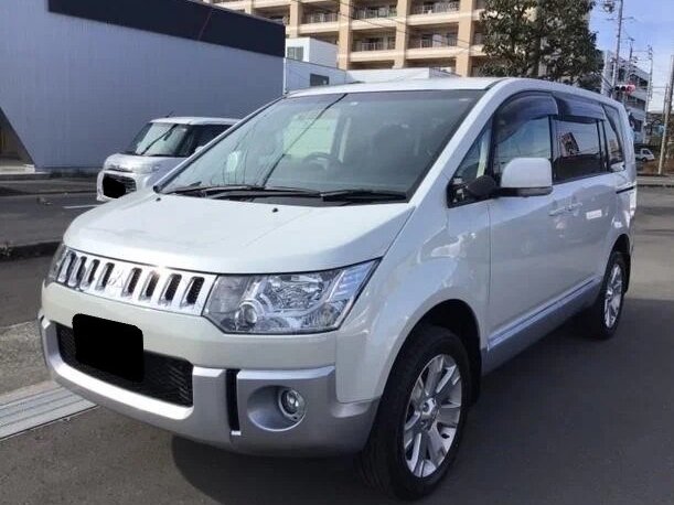 Mitsubishi Delica D:5 I
