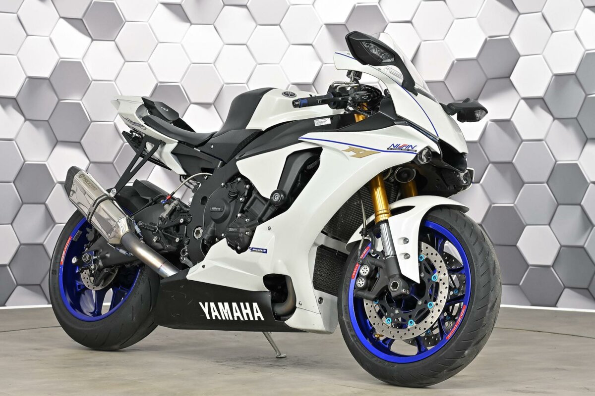 Yamaha YZF-R1
