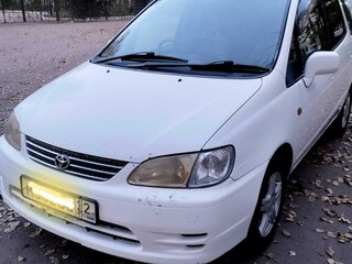 2000 Toyota Corolla Spacio I, белый, 600000 рублей, вид 1