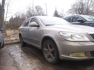 2011 Skoda Octavia II (A5) Рестайлинг, серый, 520000 рублей, вид 1