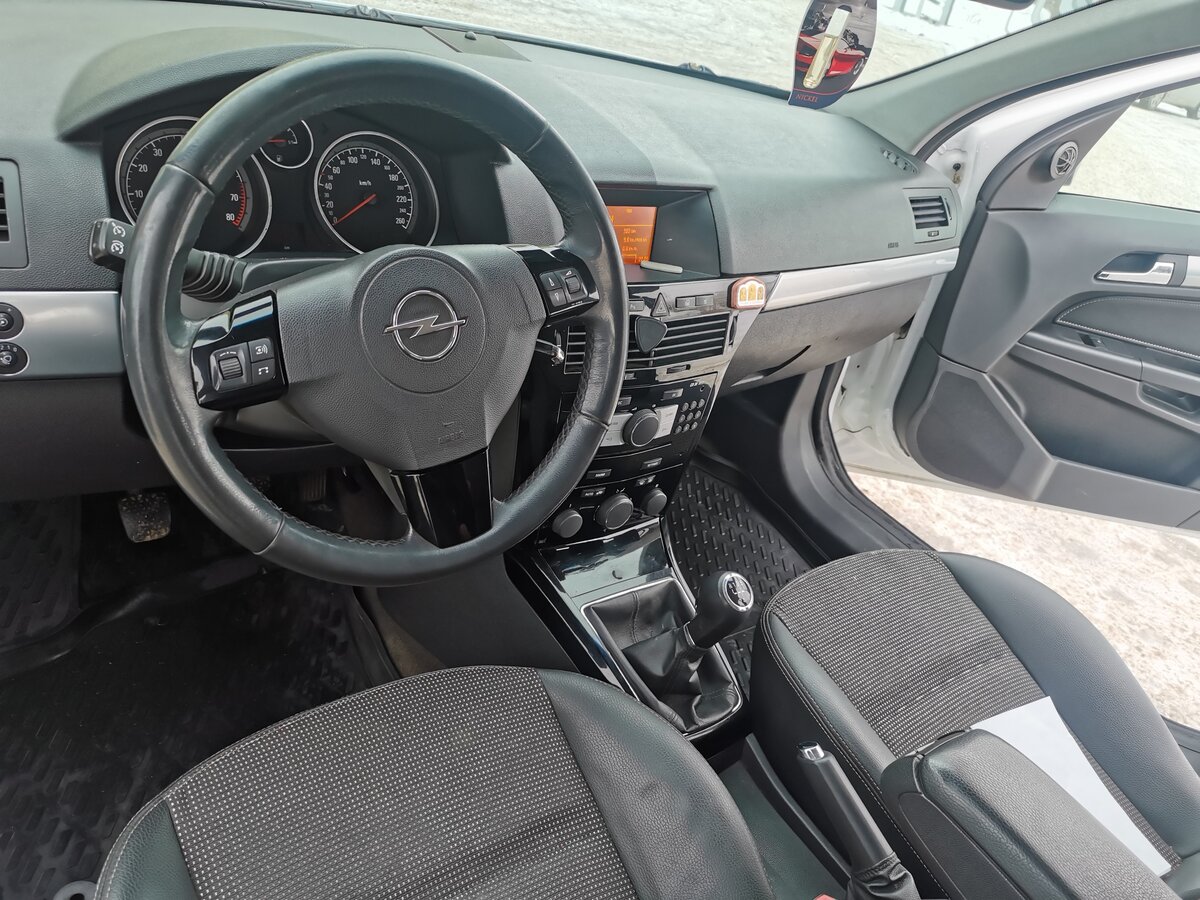 Купить б/у Opel Astra H Рестайлинг 1.6 MT (115 л.с.) бензин механика в ...